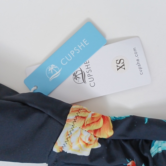 NWT - Cupshe Black Floral Print Halter One Piece Swimsuit - XS - Picture 11 of 13